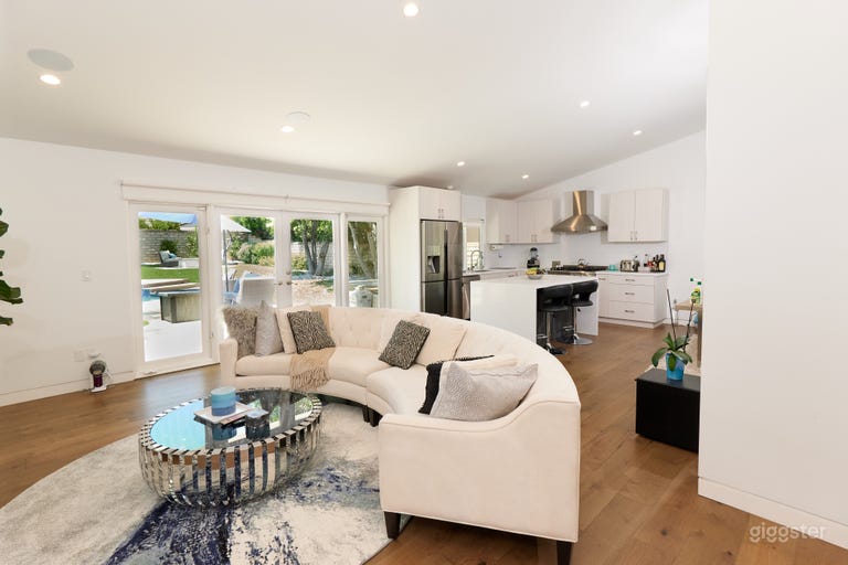  Stunning 4 bedroom modern home with pool  