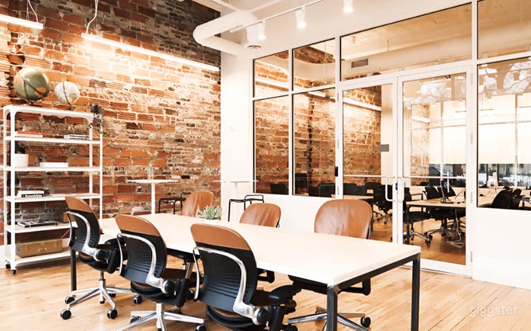  Sunlit, Sparking, and Versatile Pop-Up Space in JP 