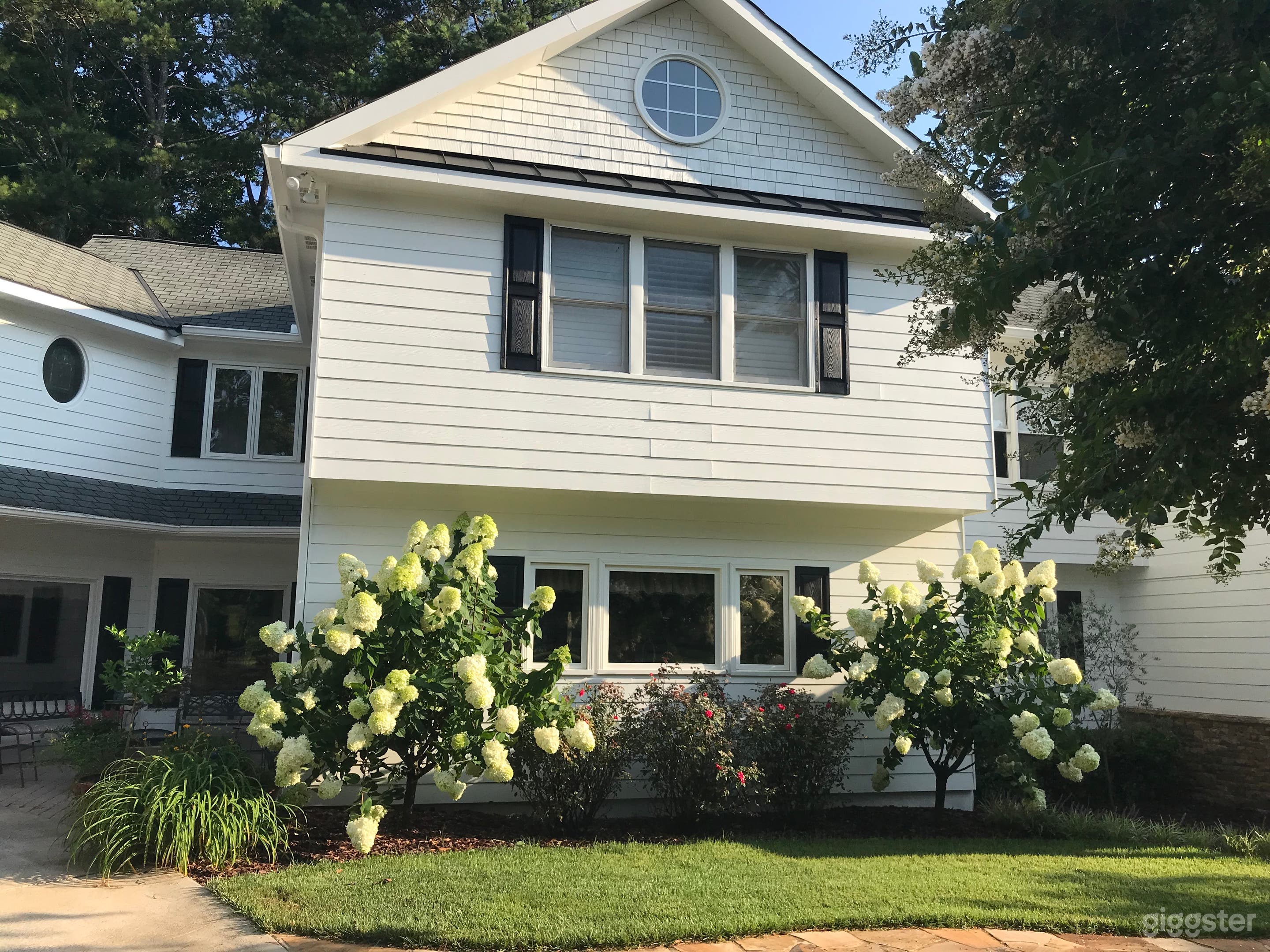 Beautiful horse farm on a pond in rural Georgia Photo 4