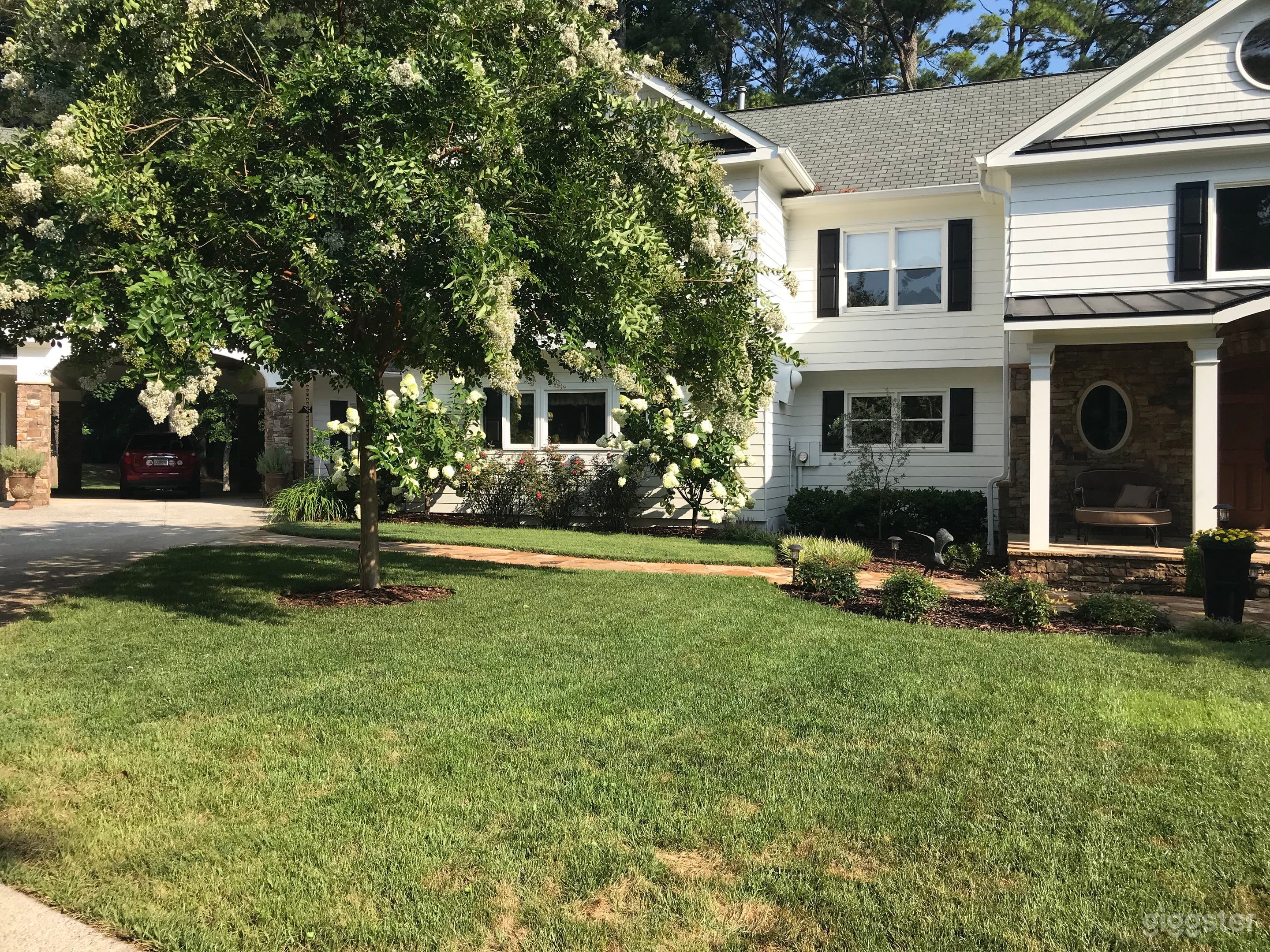 Beautiful horse farm on a pond in rural Georgia Photo 2
