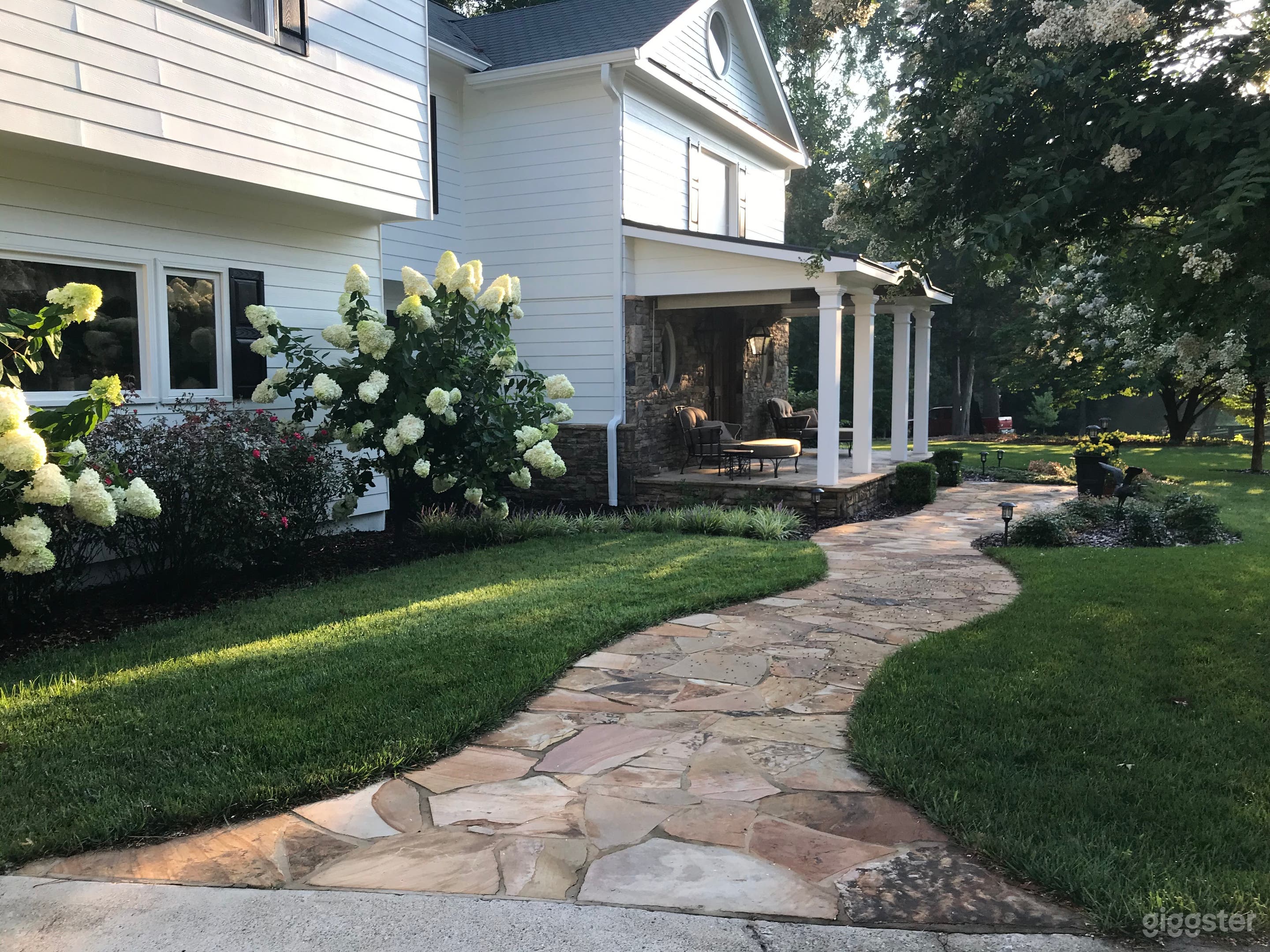 Beautiful horse farm on a pond in rural Georgia Photo 3