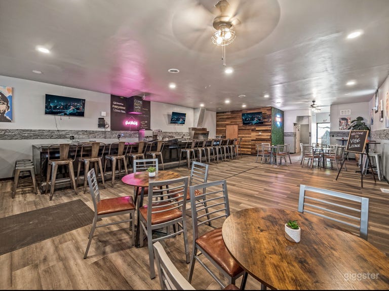  Artsy Event Space & Lounge w/ outdoor patio 