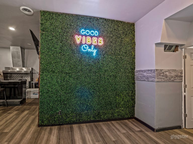  Artsy Event Space & Lounge w/ outdoor patio 