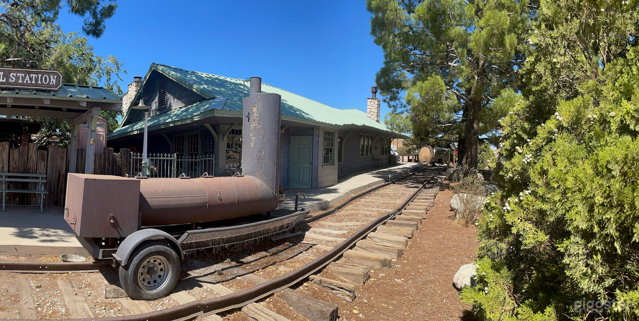 Old School Rustic Bar and Restaurant train theme Photo 2