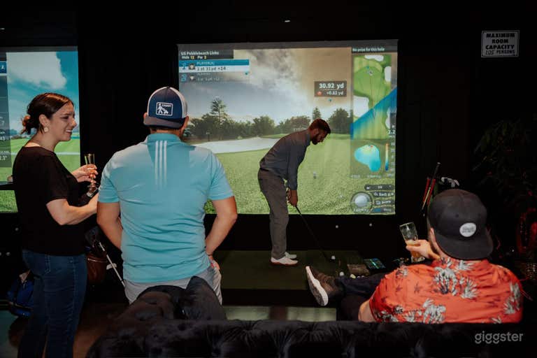  Indoor Golf Lounge & Bar 