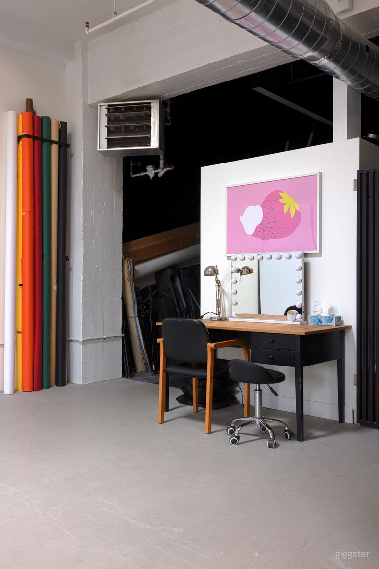  Super CYCLO et fonds colorés | Great white space + skylights 