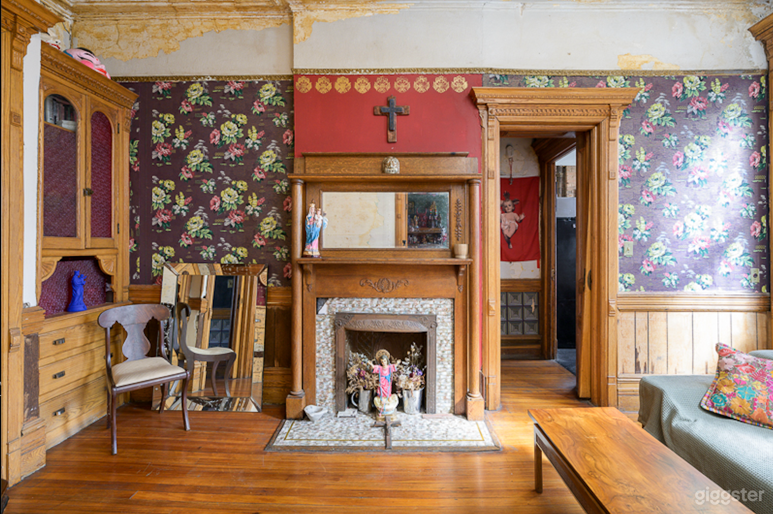 Vintage Apartments+Venue in Historical Building   Photo 3