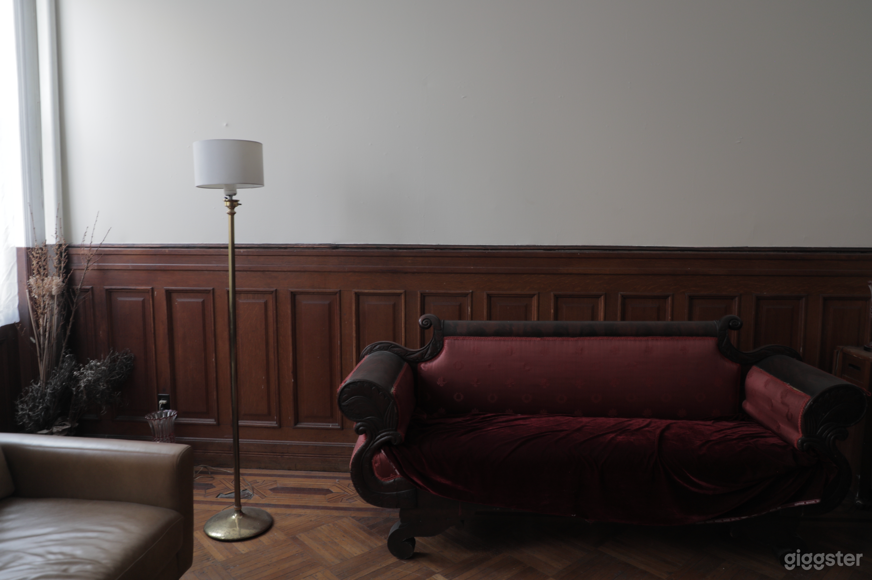 Vintage Apartments+Venue in Historical Building   Photo 4