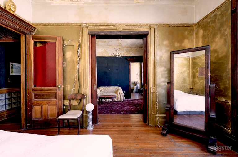  Vintage Apartments+Venue in Historical Building   