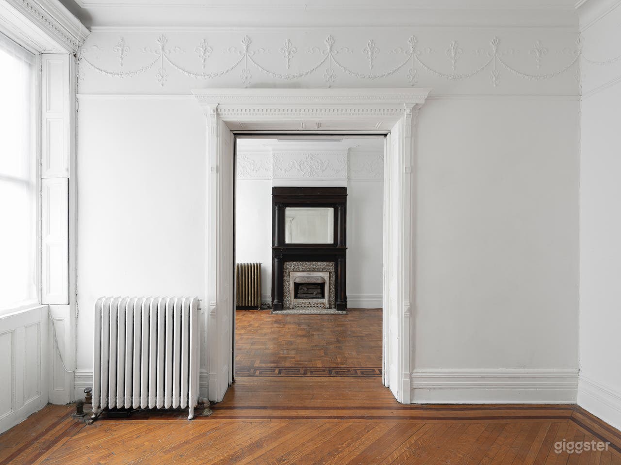 Vintage Apartments+Venue in Historical Building   Photo 2