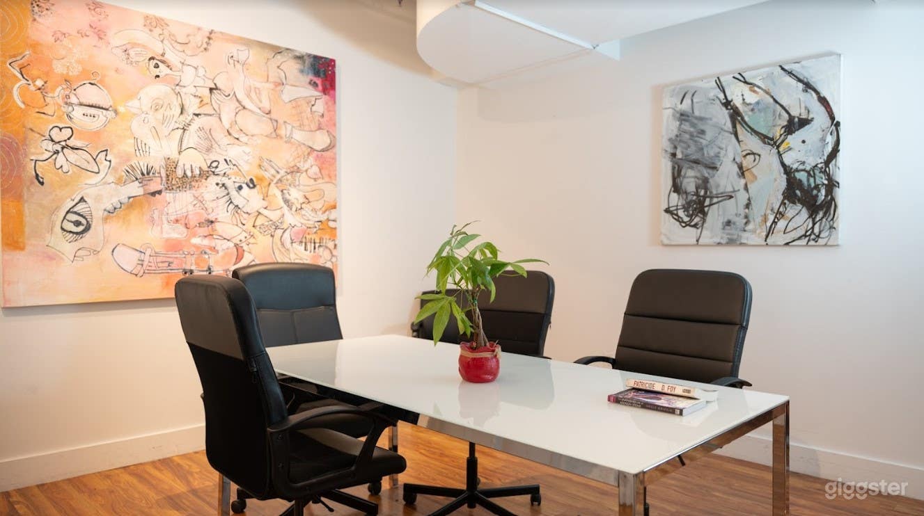 Private and Comfy Conference Room in Brooklyn Photo 1