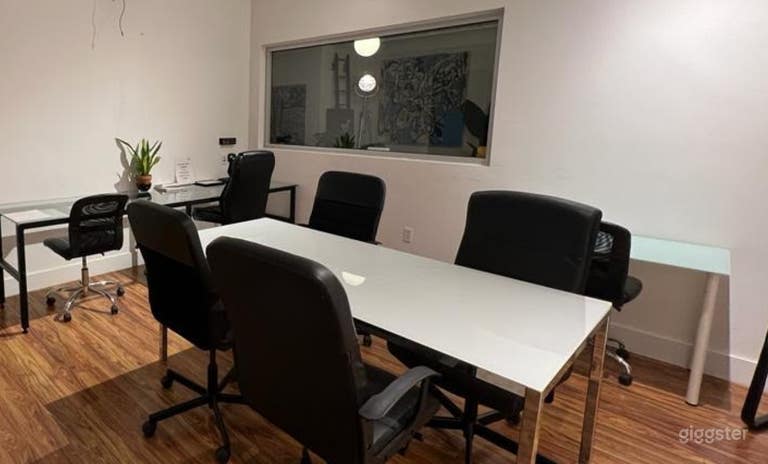  Private and Comfy Conference Room in Brooklyn 