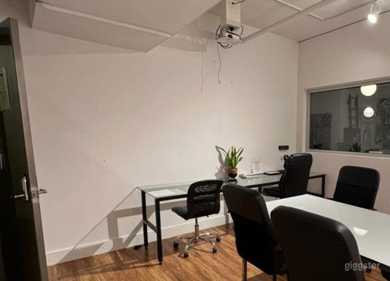  Private and Comfy Conference Room in Brooklyn 