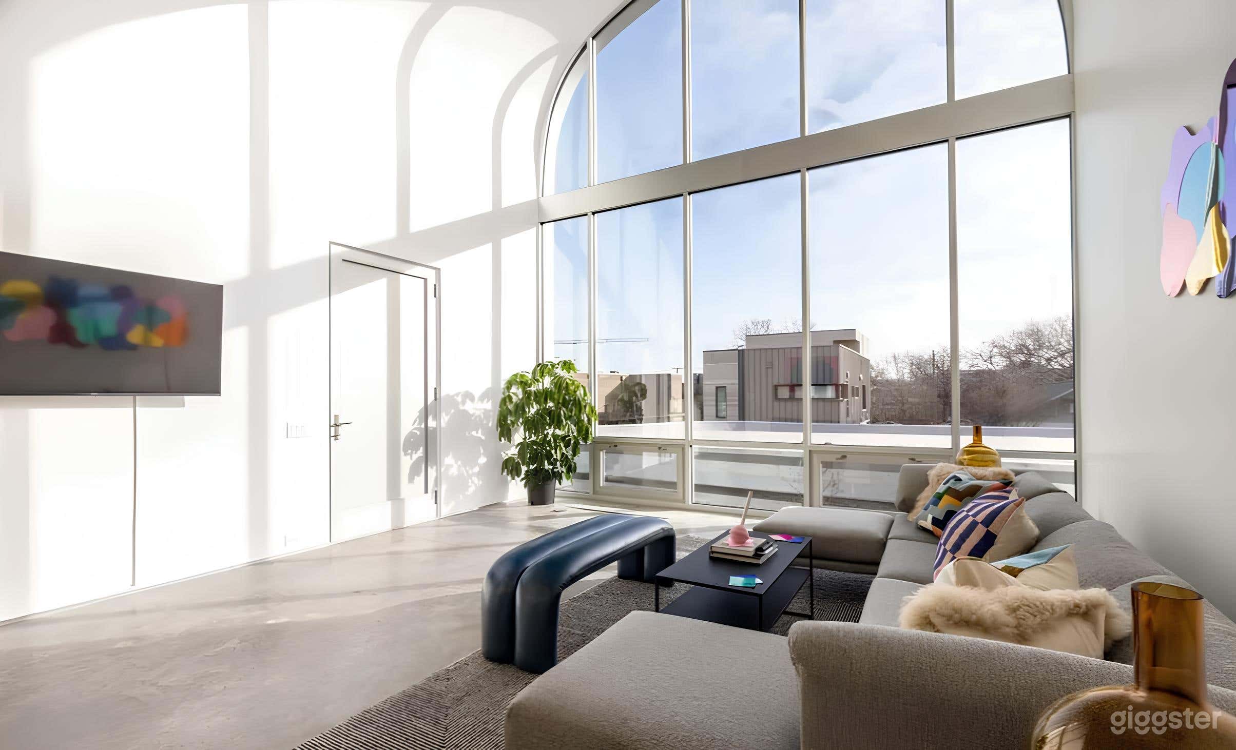 Sleek Urban Loft with Tons of Natural Light  Photo 4