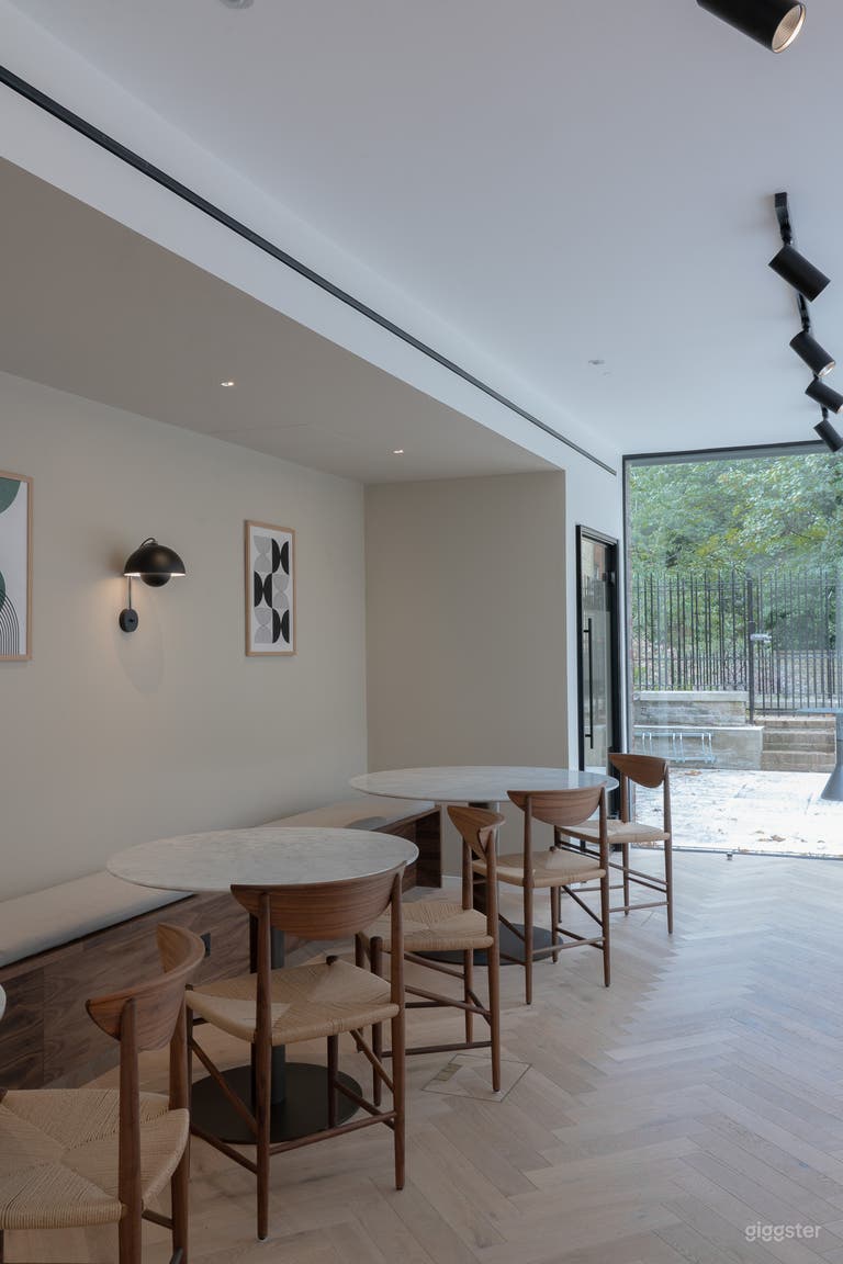 Salle de réunion méticuleusement rénovée 