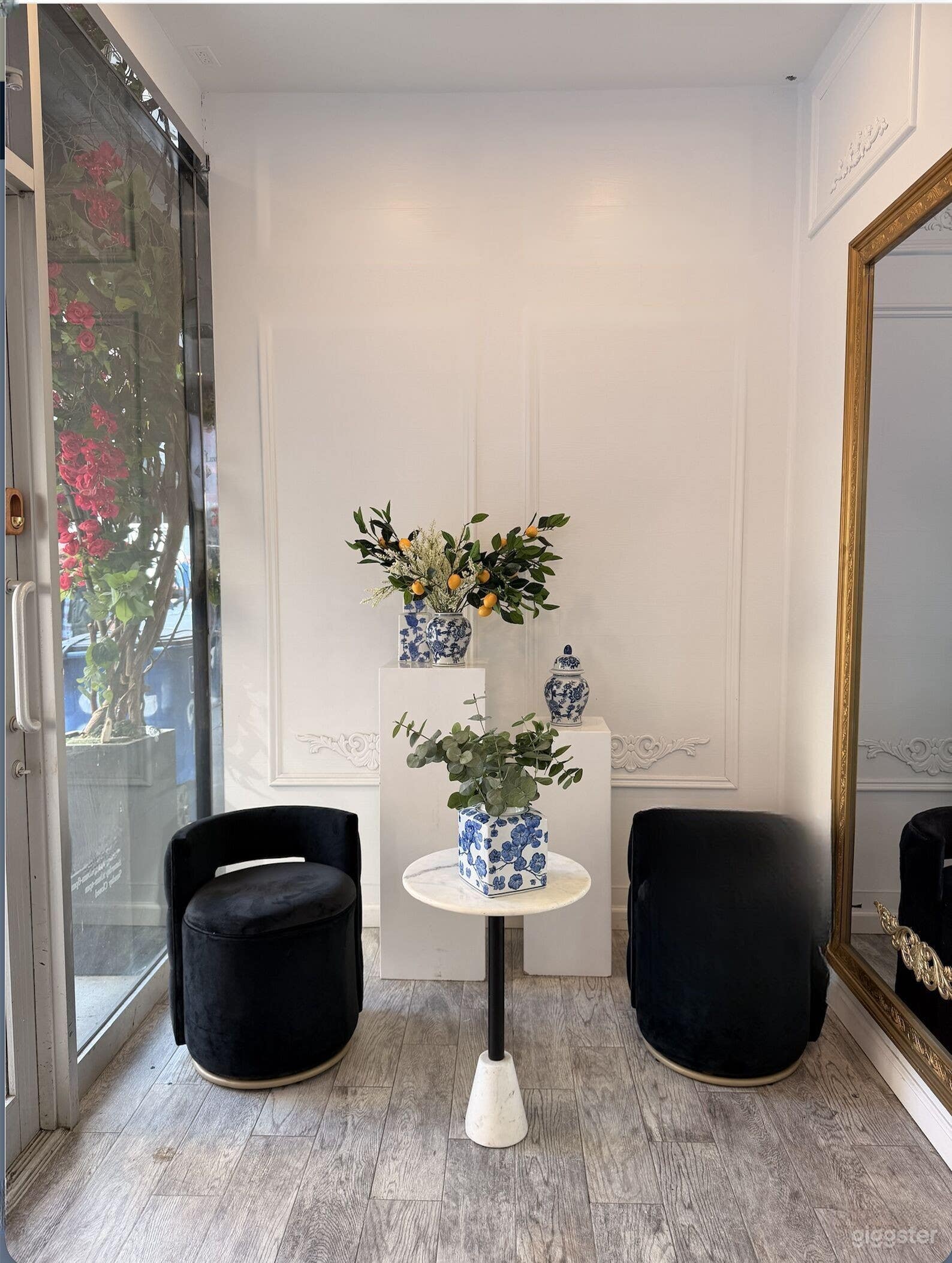 A Luxury Floral Studio for Content, Connection & Creativity Photo 3