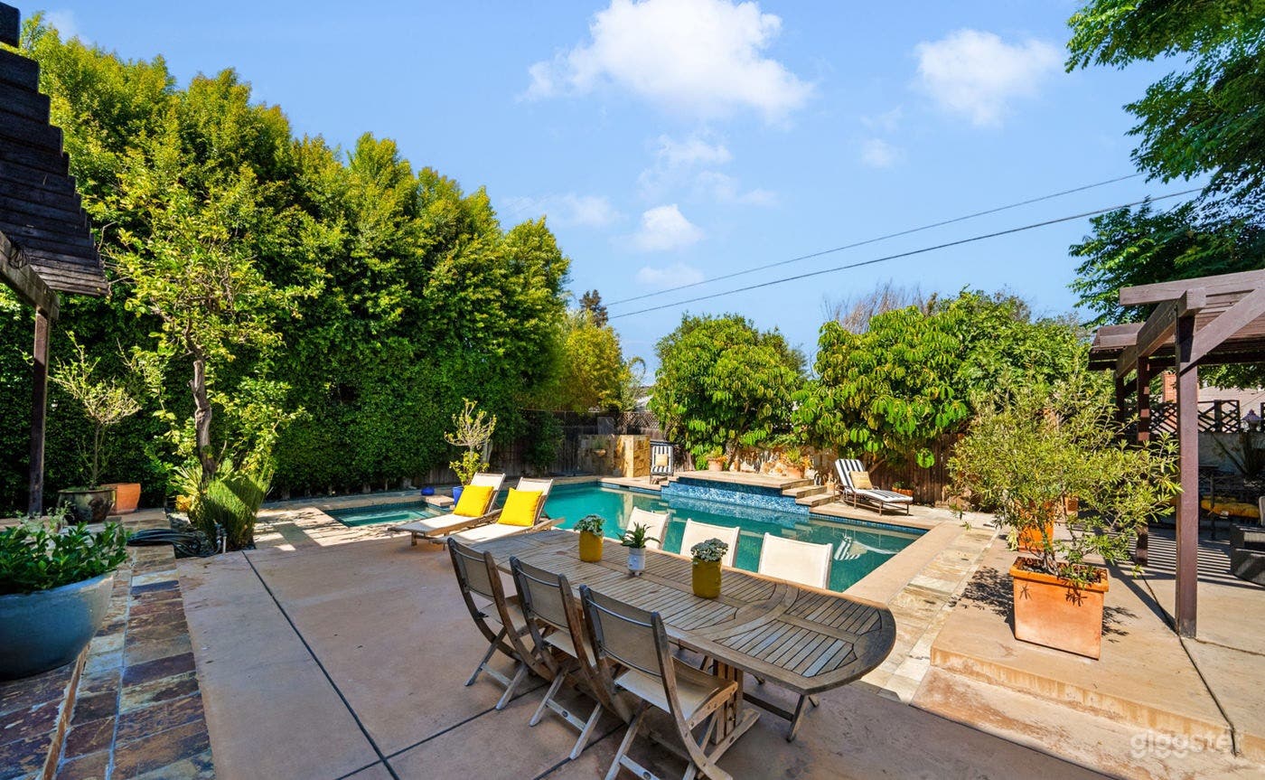 CONTEMPORARY MEDITERRANEAN IN SHERMAN OAKS/POOL Photo 4