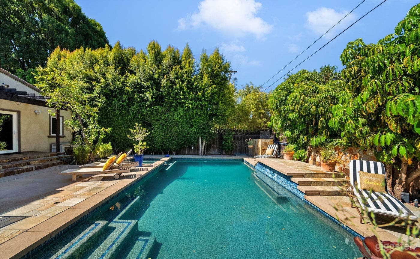 CONTEMPORARY MEDITERRANEAN IN SHERMAN OAKS/POOL Photo 2