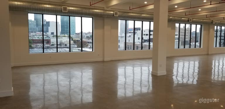  Large Loft w/NYC Views: Location 5171 