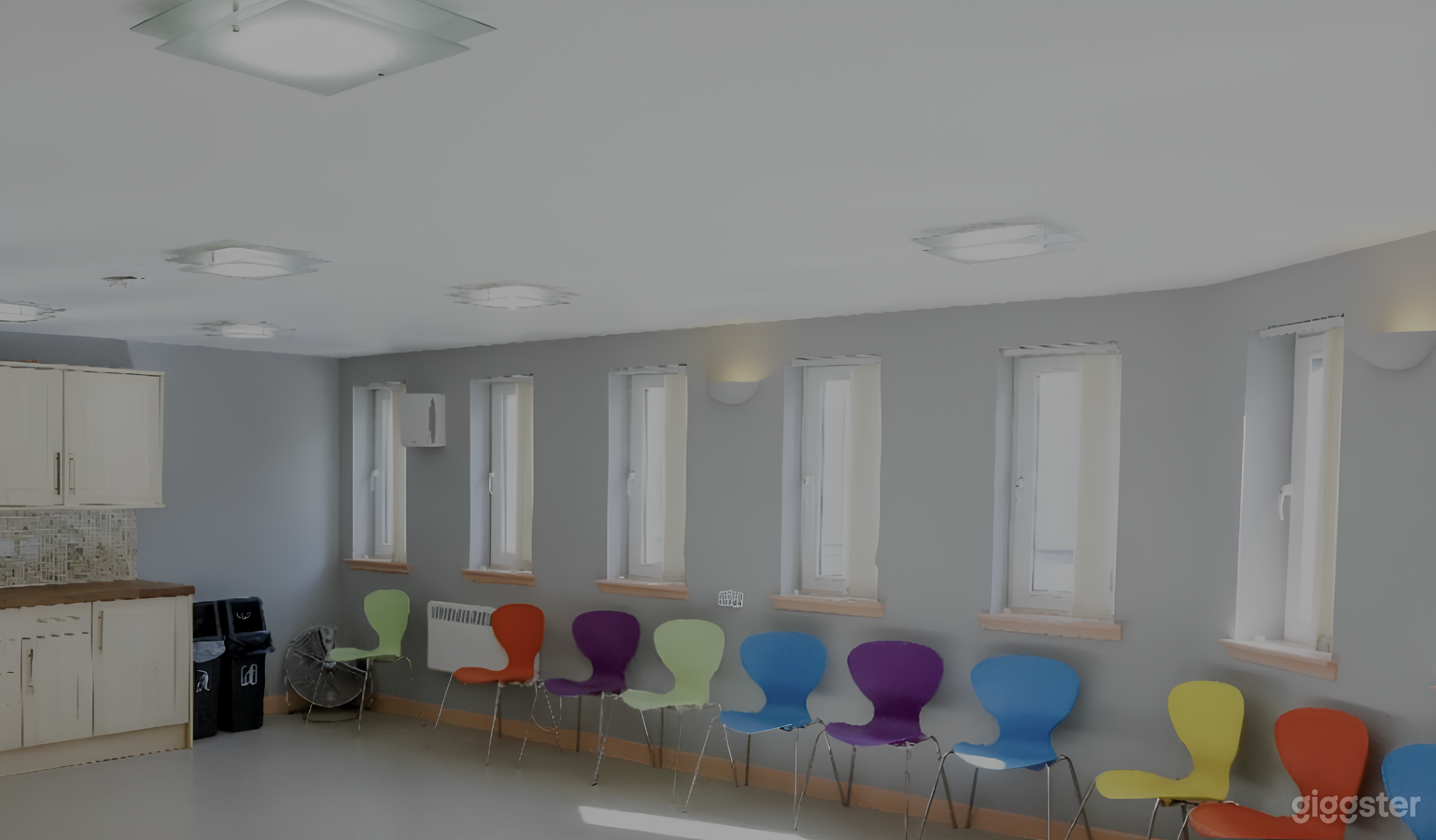 Modern Meeting Space for 20 Persons Photo 4