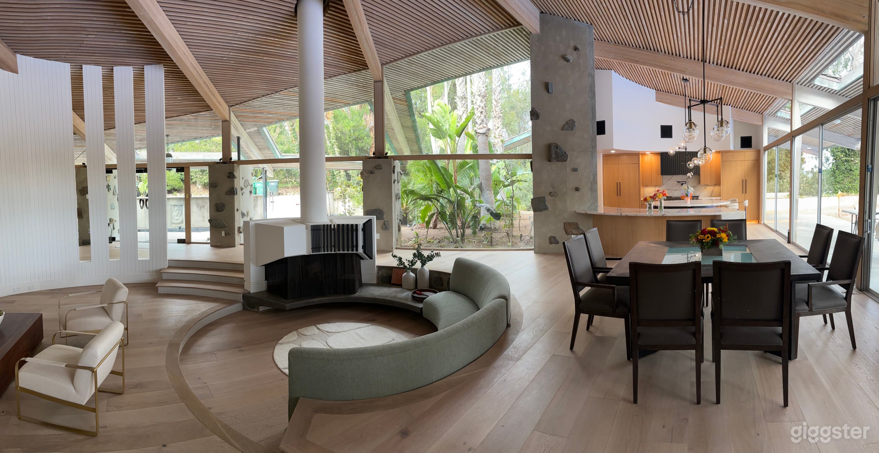 Mid Century Modern w/Ranch (large lot ideal for crew) Photo 1