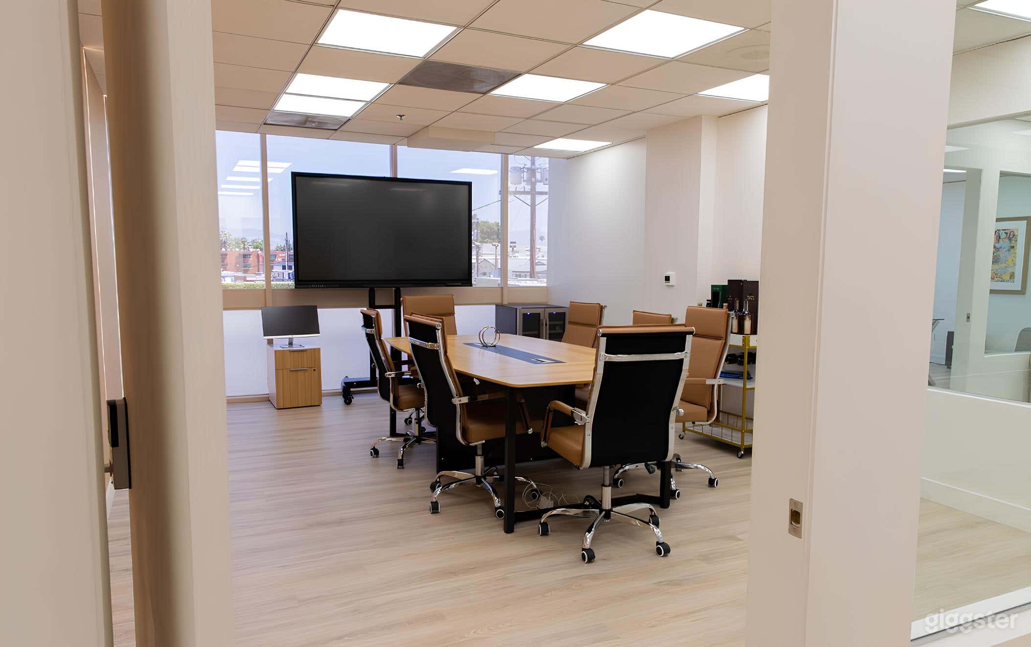 Executive Conference Room with Natural Light Photo 3