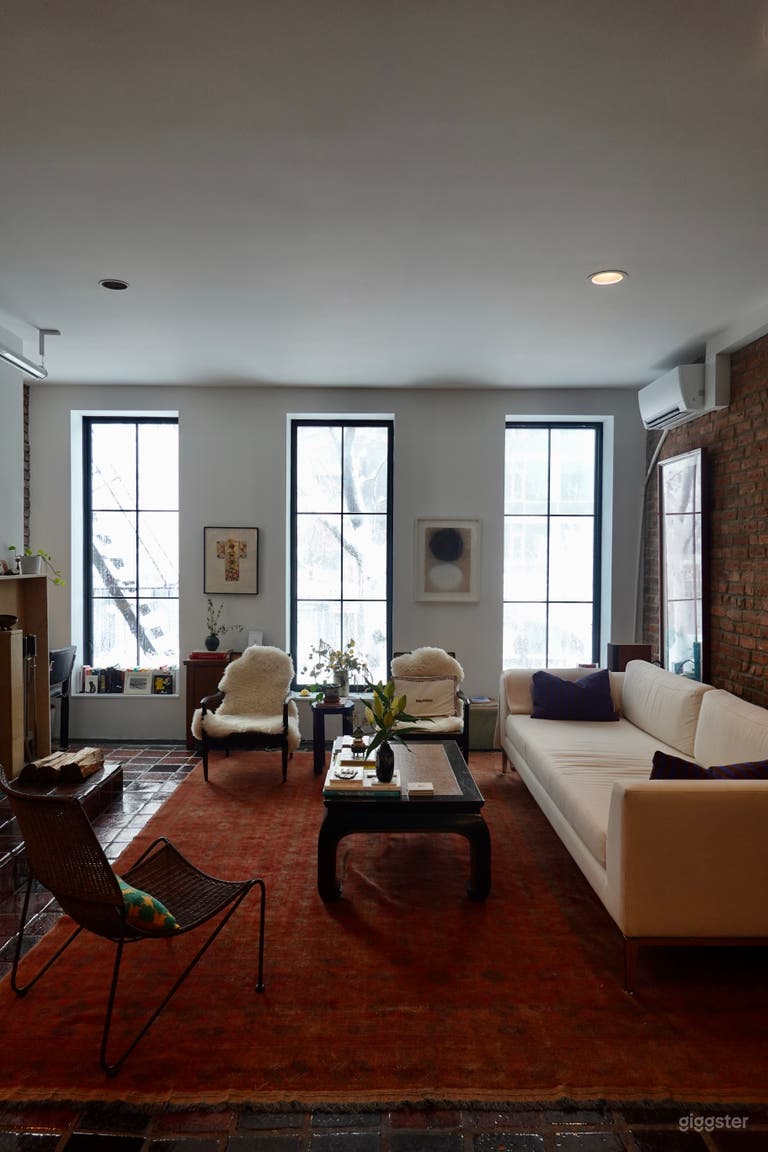  Charming NYC Loft: Exposed Brick, Tile Floors, Fire Place 
