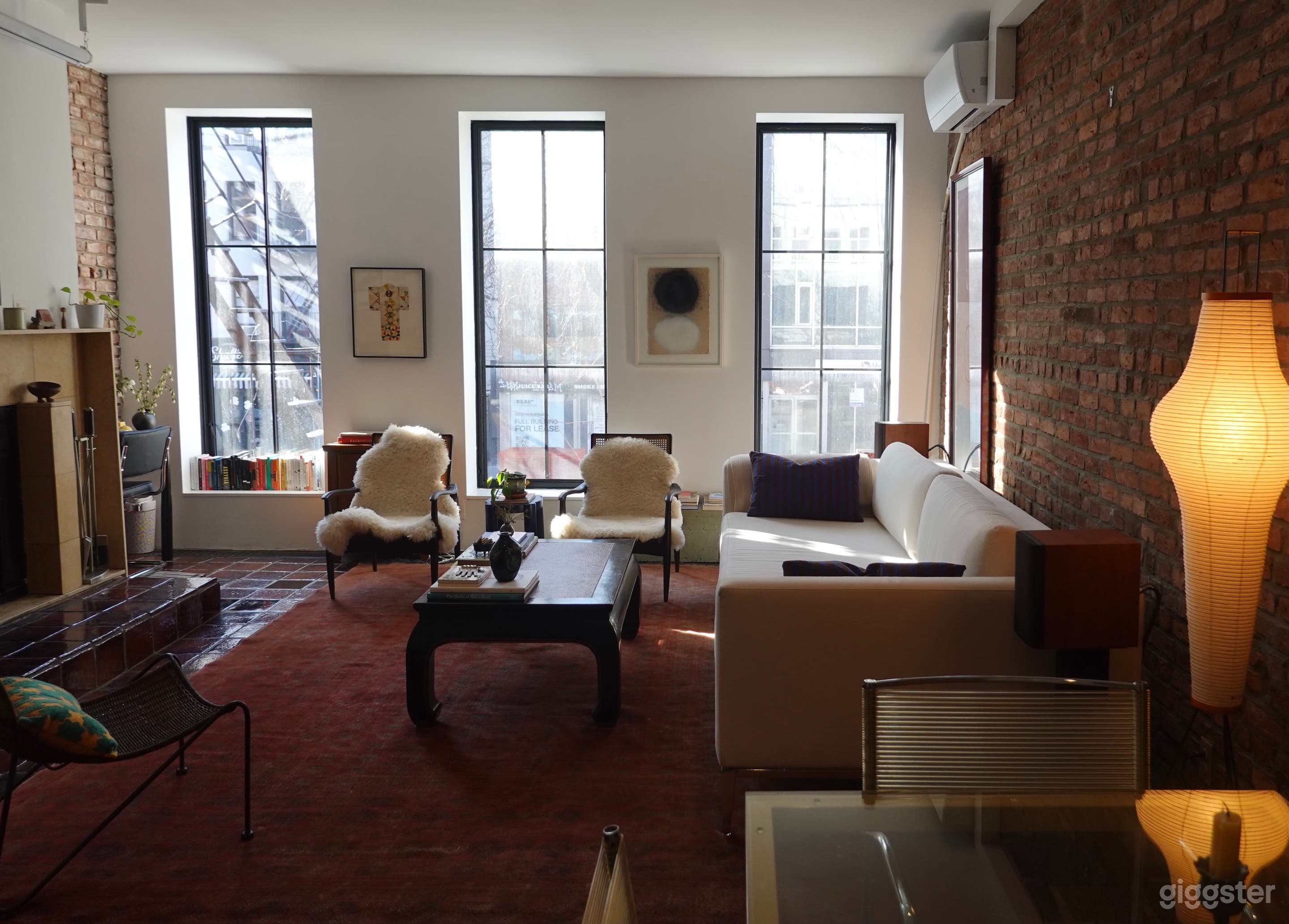 Retro 1BR with Tiled Floors, Tall Windows, Exposed Brick Photo 1