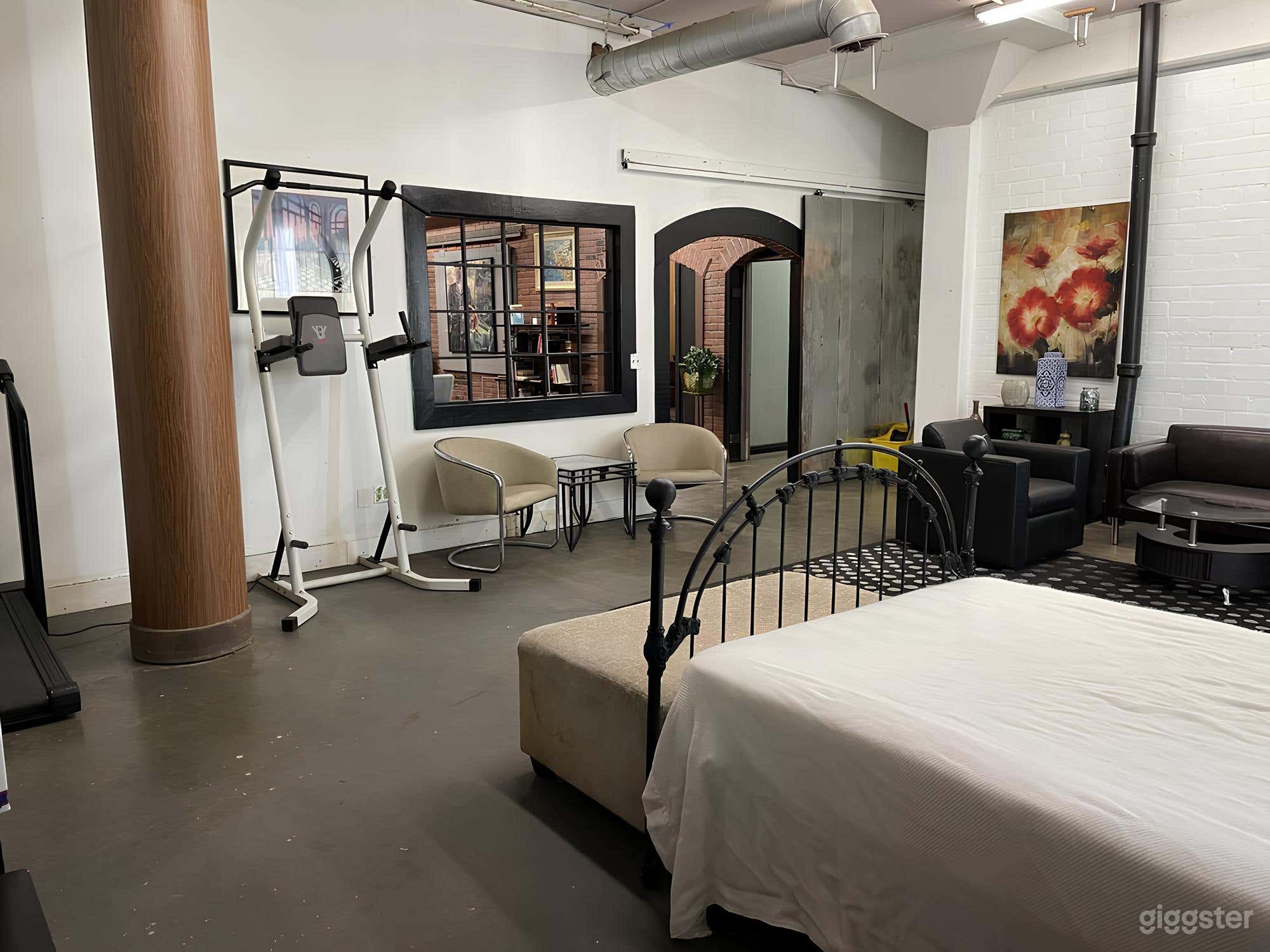 3rd Flr: Professional Office &amp; Apartment Production Setting Photo 3