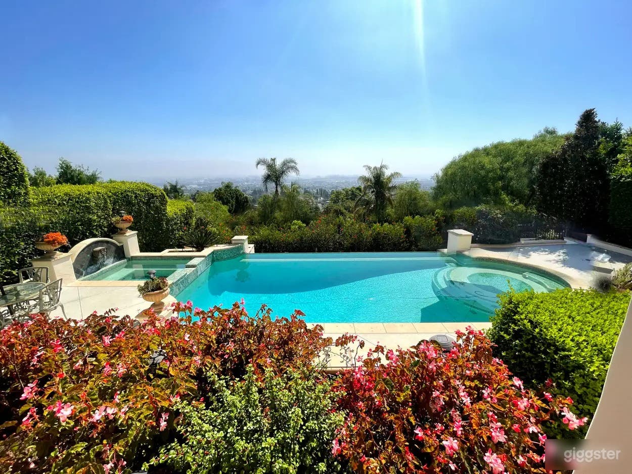 Venetian Lux Mansion - Skyline View Infinity Pool Photo 1