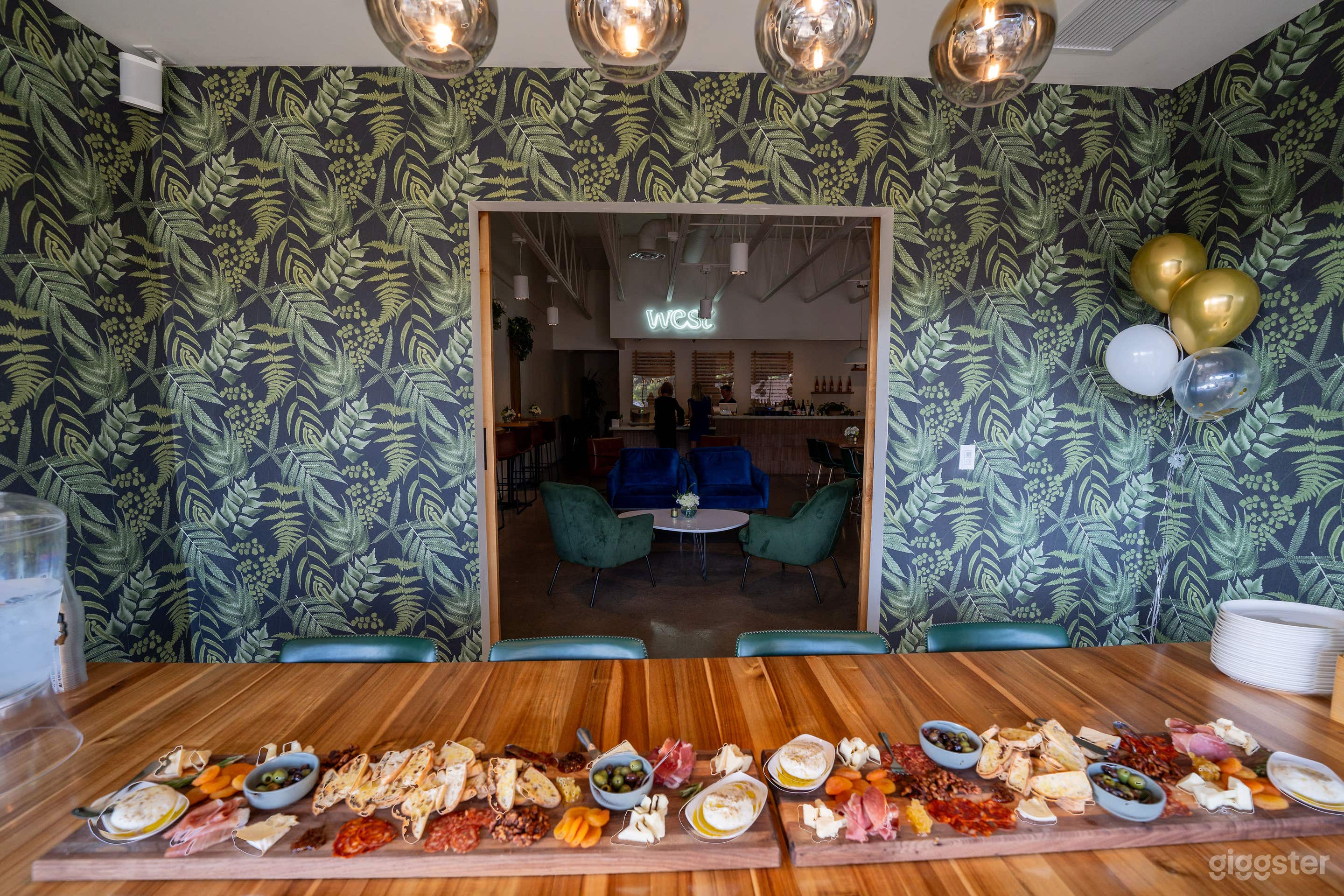 Modern/Contemporary Wine Bar/Private Event Space Photo 3