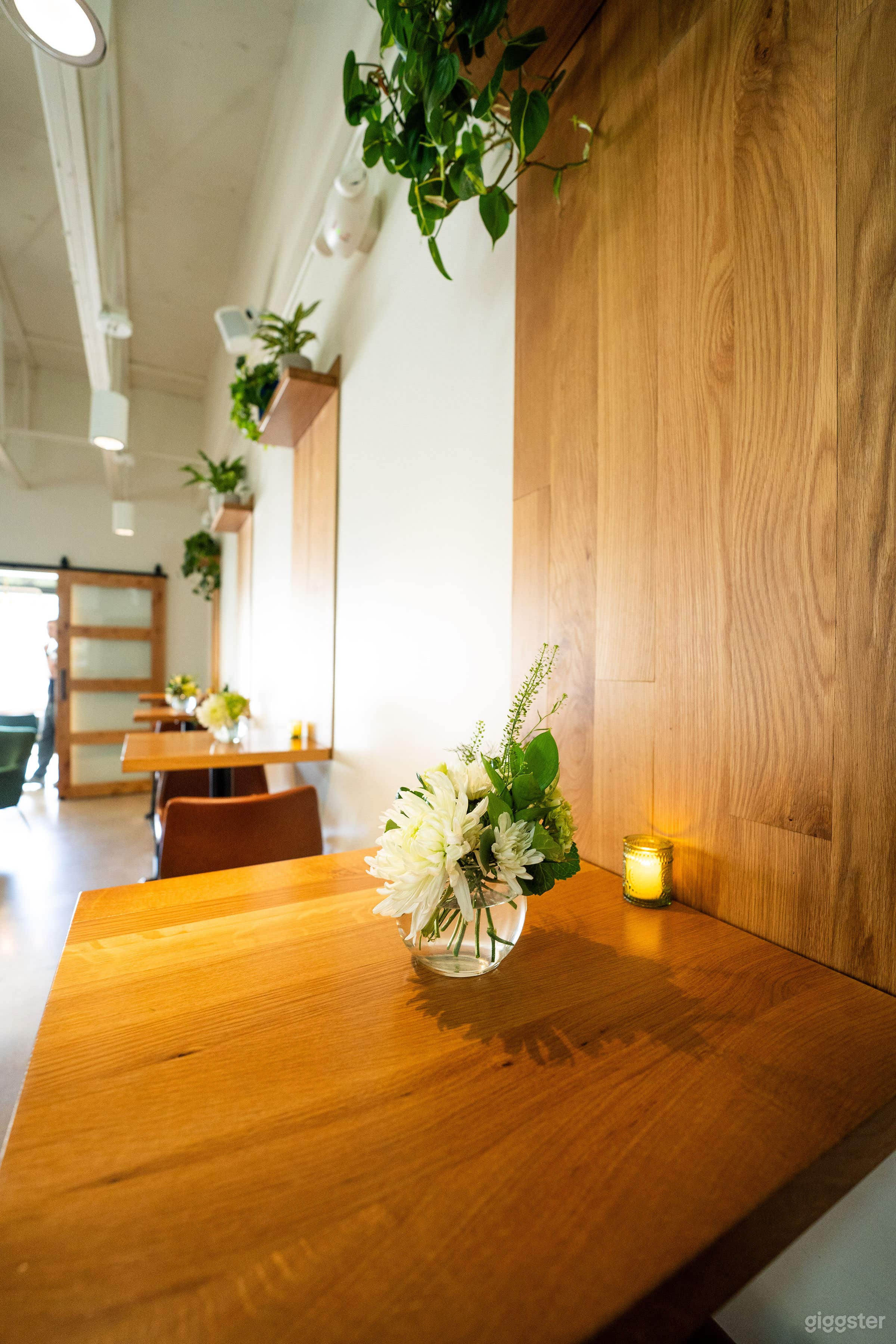 Modern/Contemporary Wine Bar/Private Event Space Photo 4