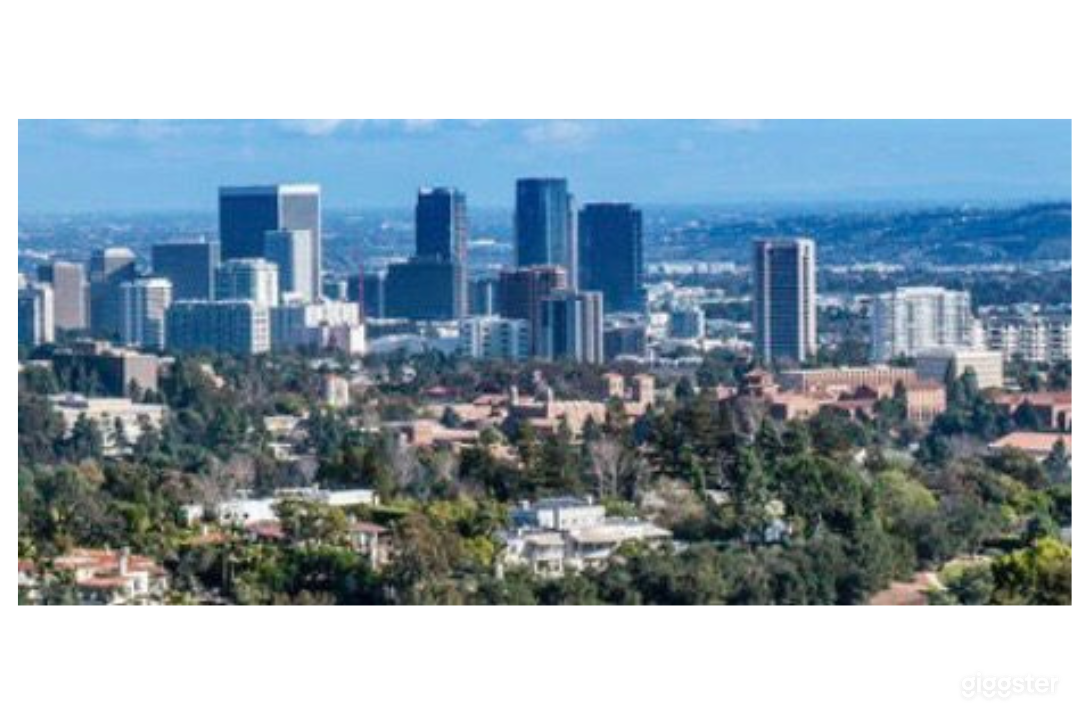 Iconic Modern View Estate with Tennis Court & Infinity Pool Photo 2