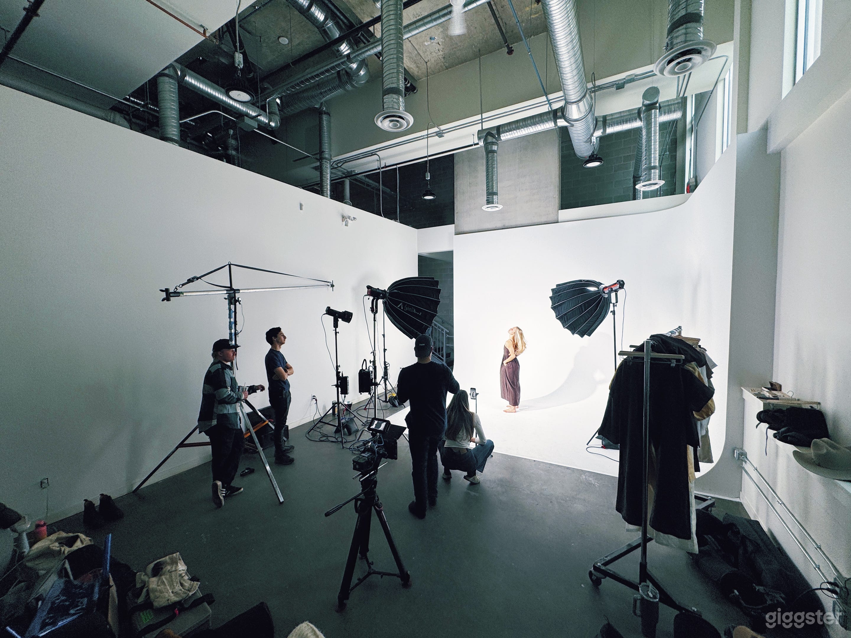 Big and Open, Stylish Industrial Studio Photo 1