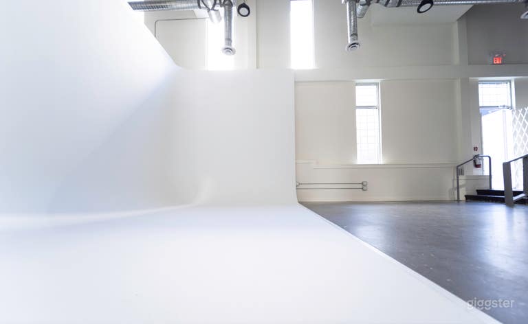  Big and Open, Stylish Industrial Studio 