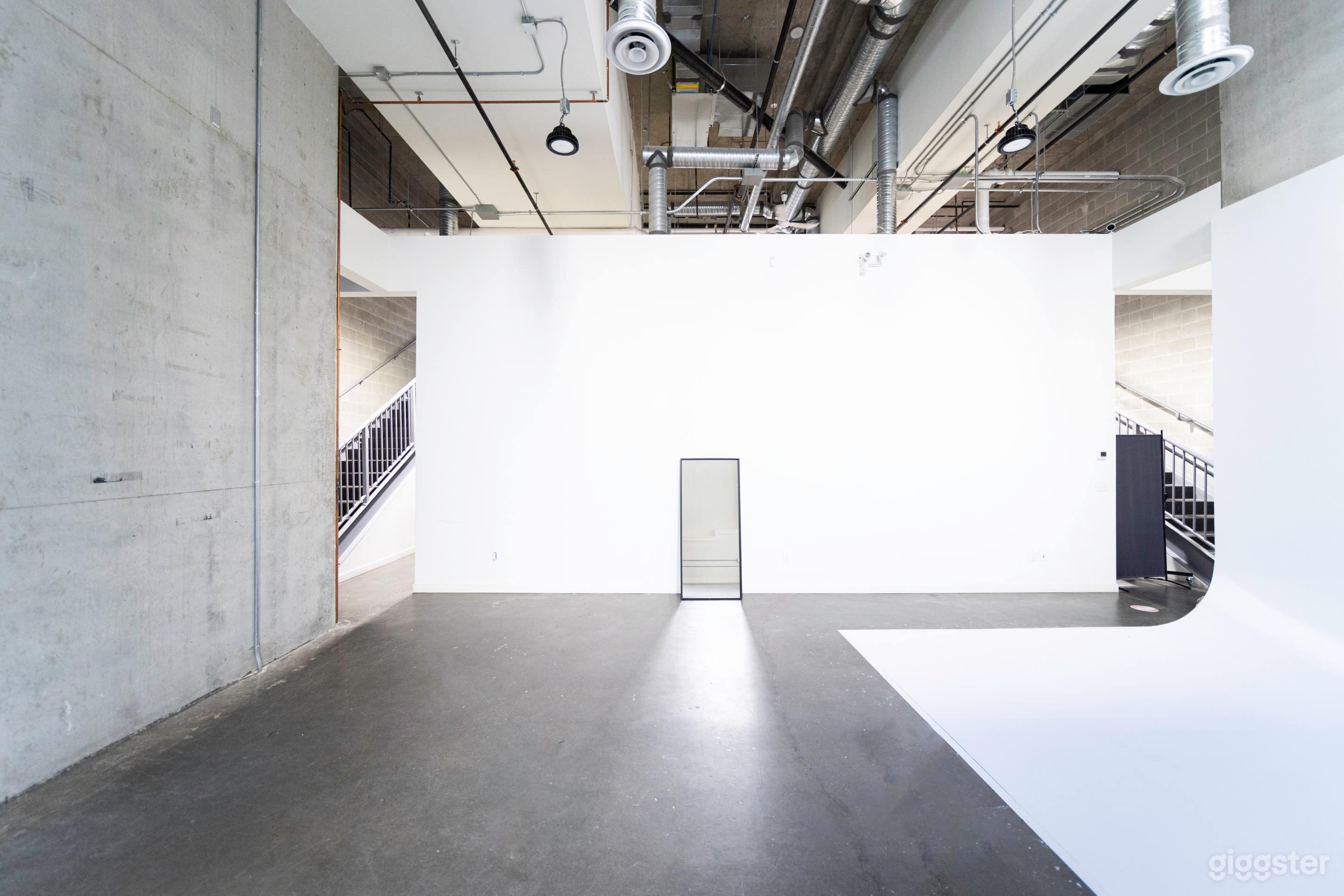 Big and Open, Stylish Industrial Studio Photo 2