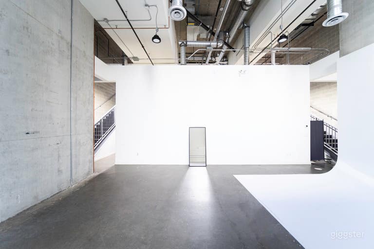  Big and Open, Stylish Industrial Studio 