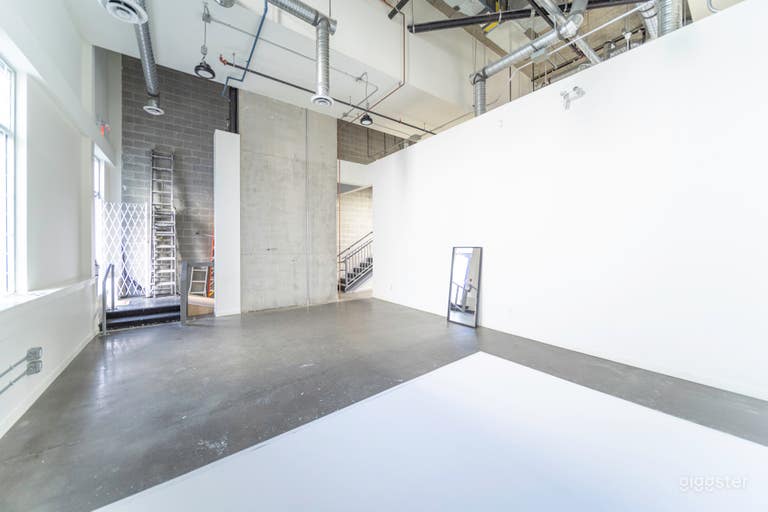  Big and Open, Stylish Industrial Studio 