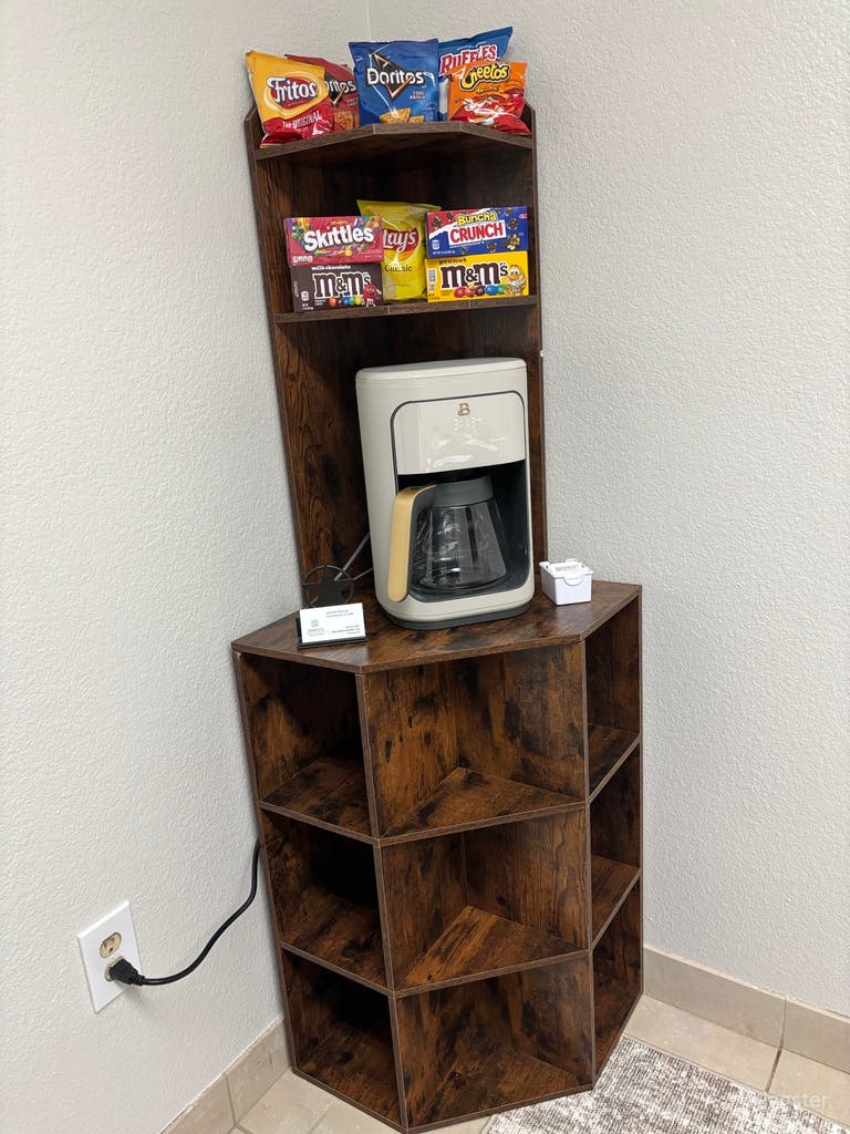  Boardroom seats 6 people 