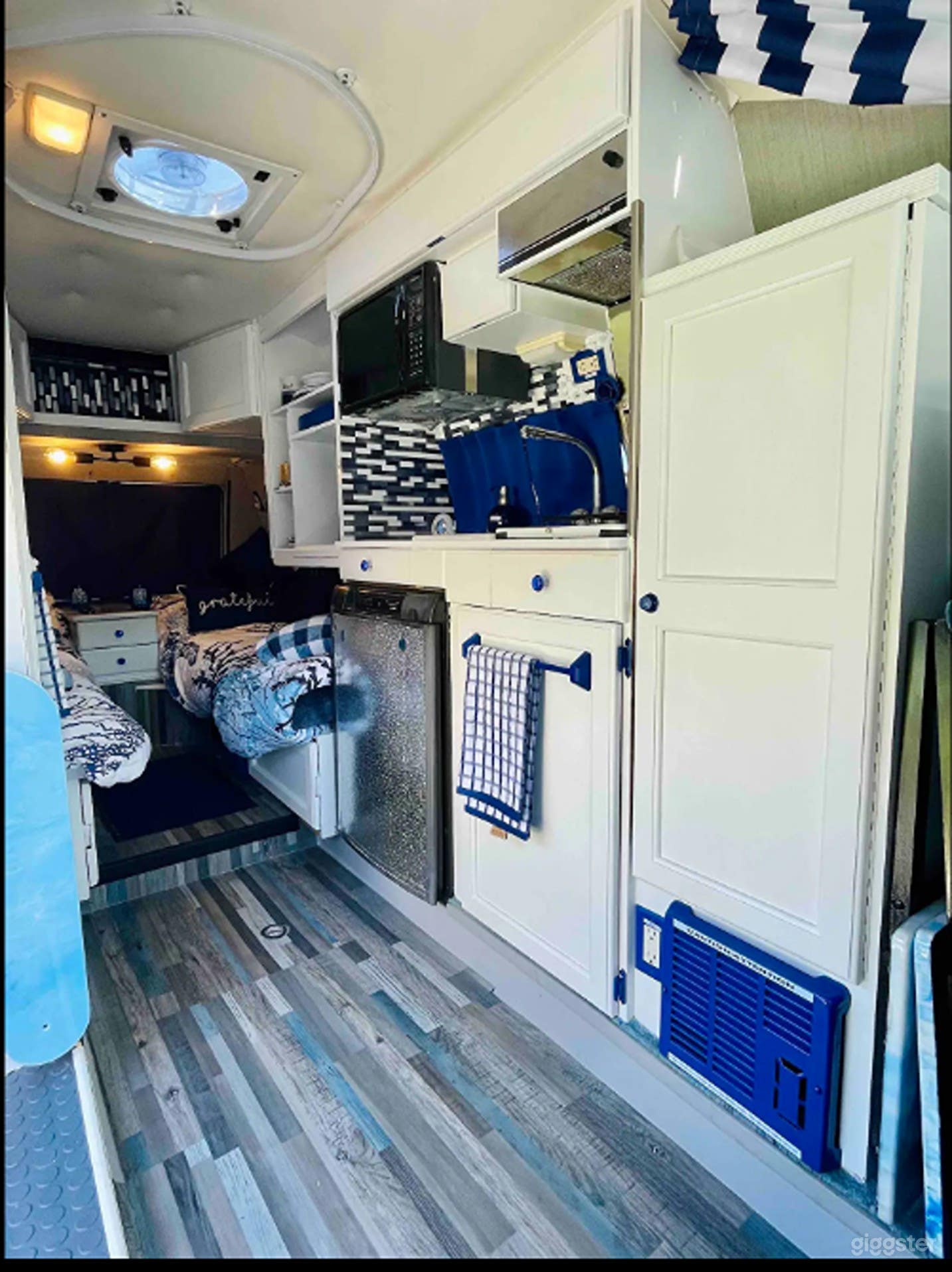 Camper/RV in Newport Beach Photo 3