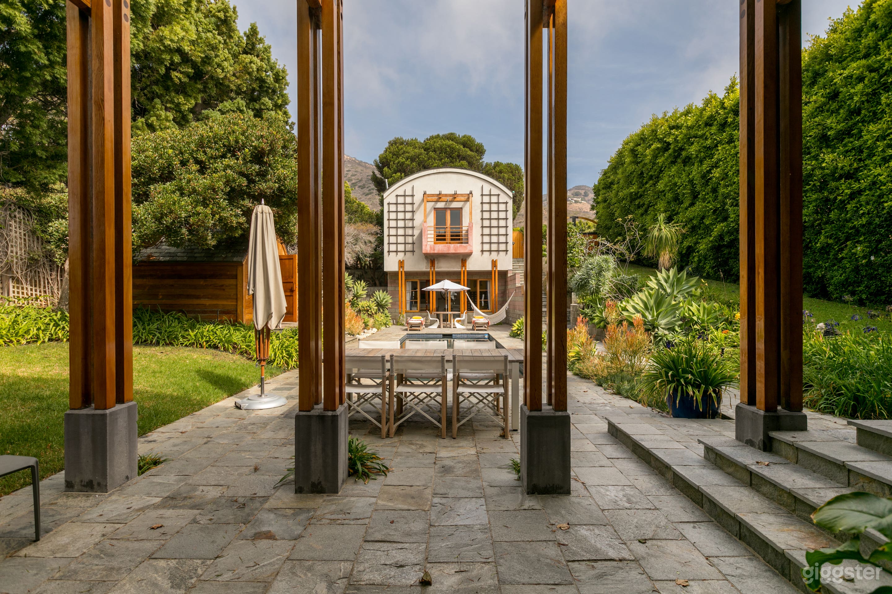 Earthy Modern Photo 2