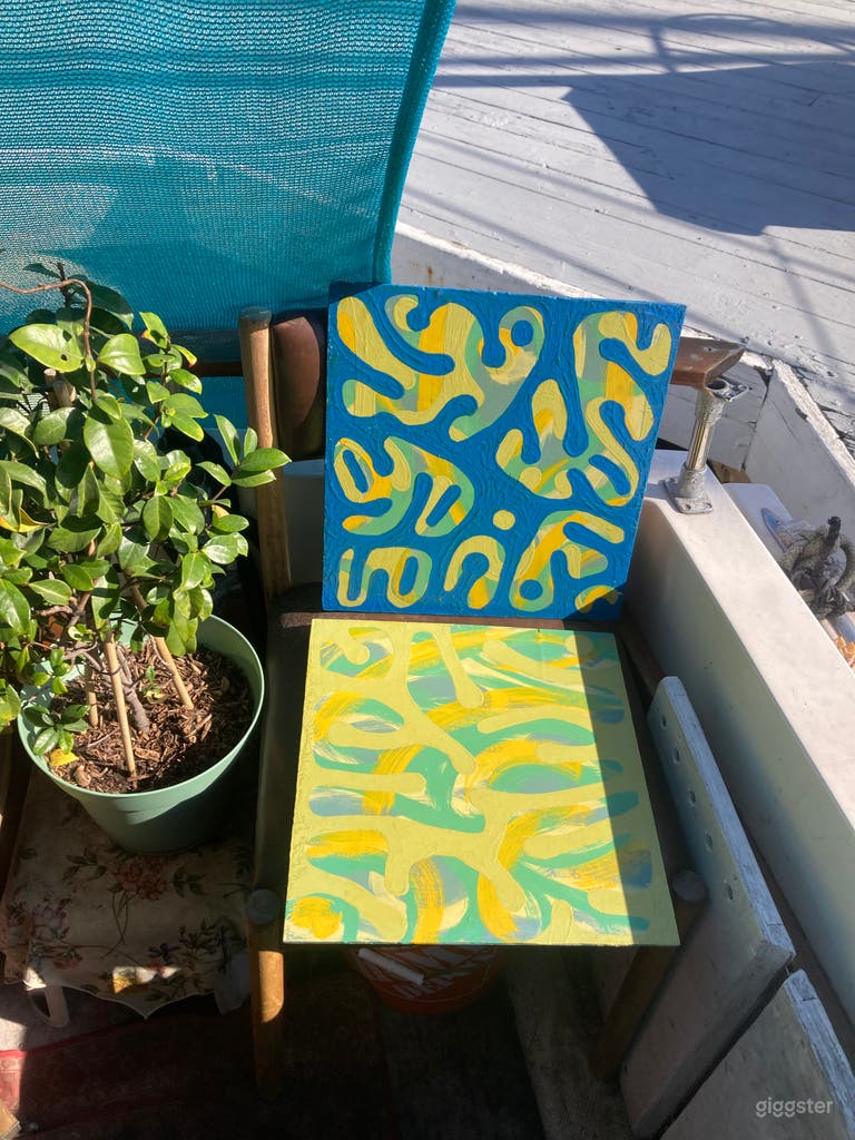  Magical House Boat with Waterfront Views 