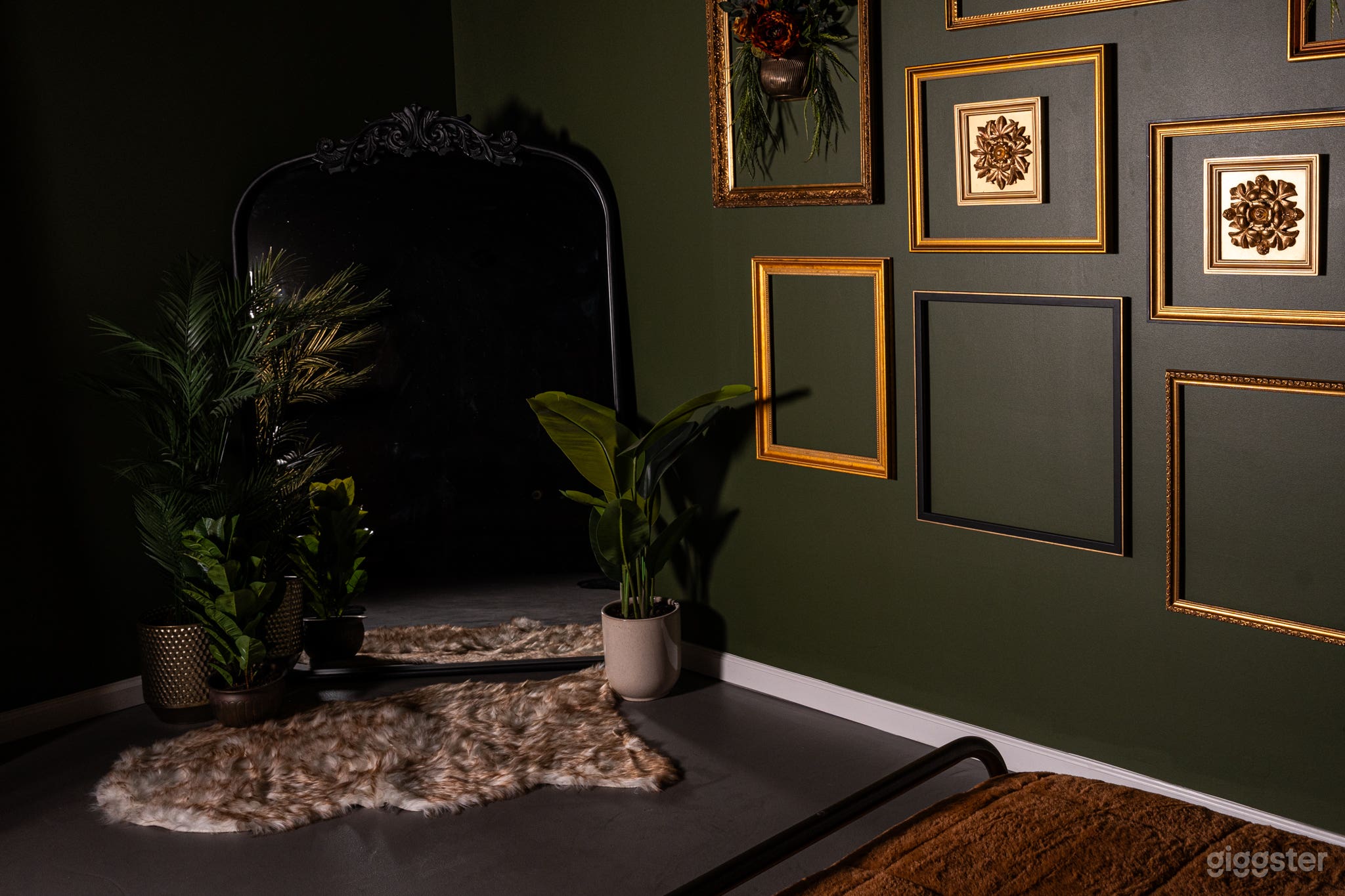 Vintage, Dark, Edgy Photo/Video Studio Photo 2