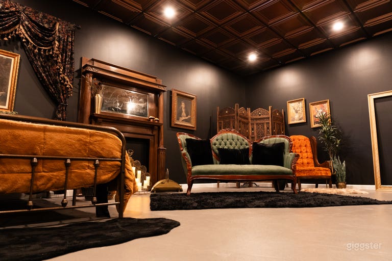  Vintage, Dark, Edgy Photo/Video Studio 