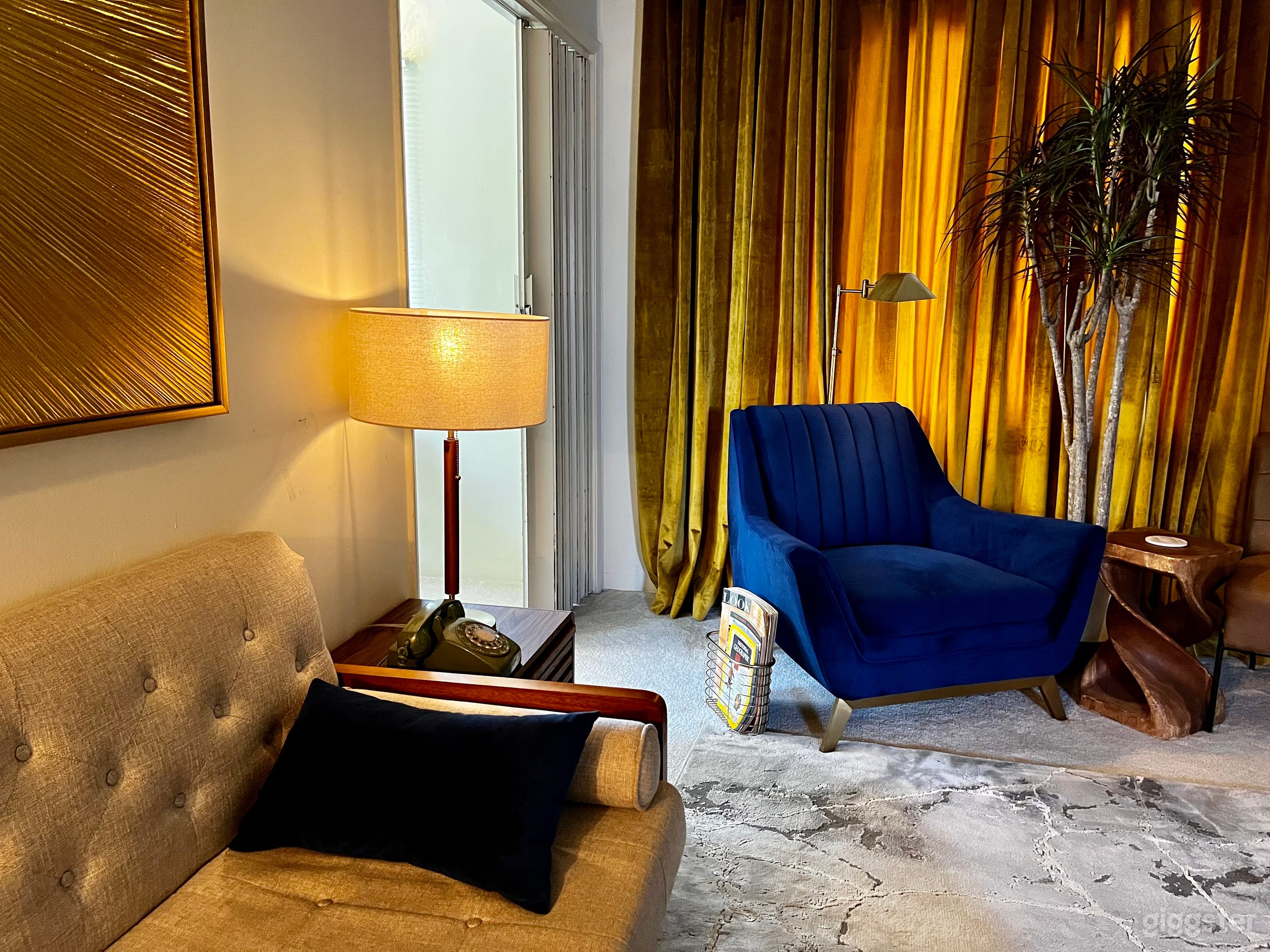 Mid Century Modern Apartment - Vintage, Retro Photo 3