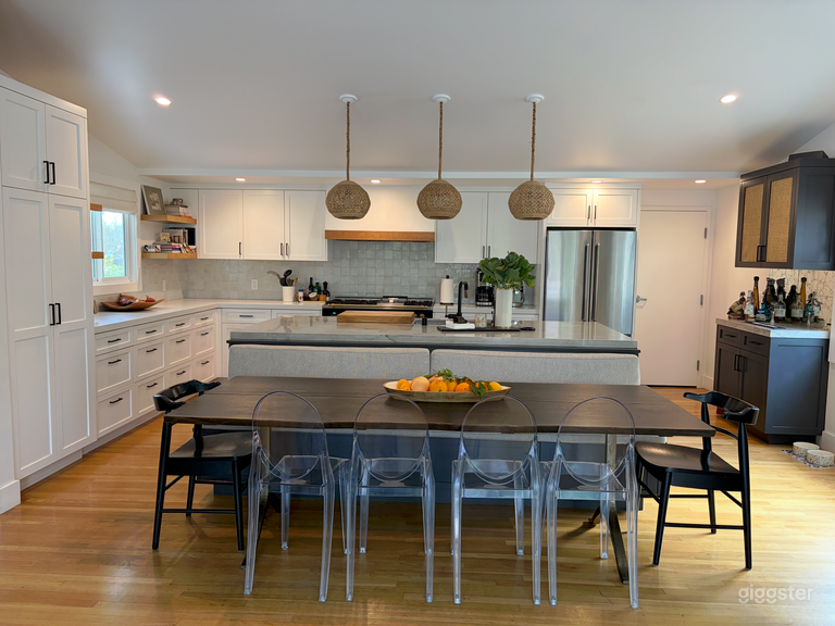  Helles + modernes Newport Beach Haus mit Küchenchef-Küche / Einfaches Parken 