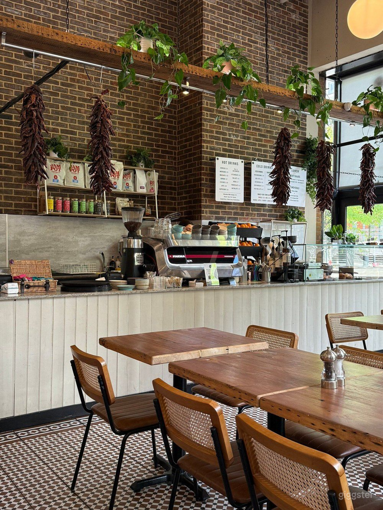  Cosy Cafe Event Space in the Heart of Hackney 