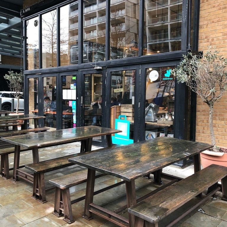  Cosy Cafe Event Space in the Heart of Hackney 