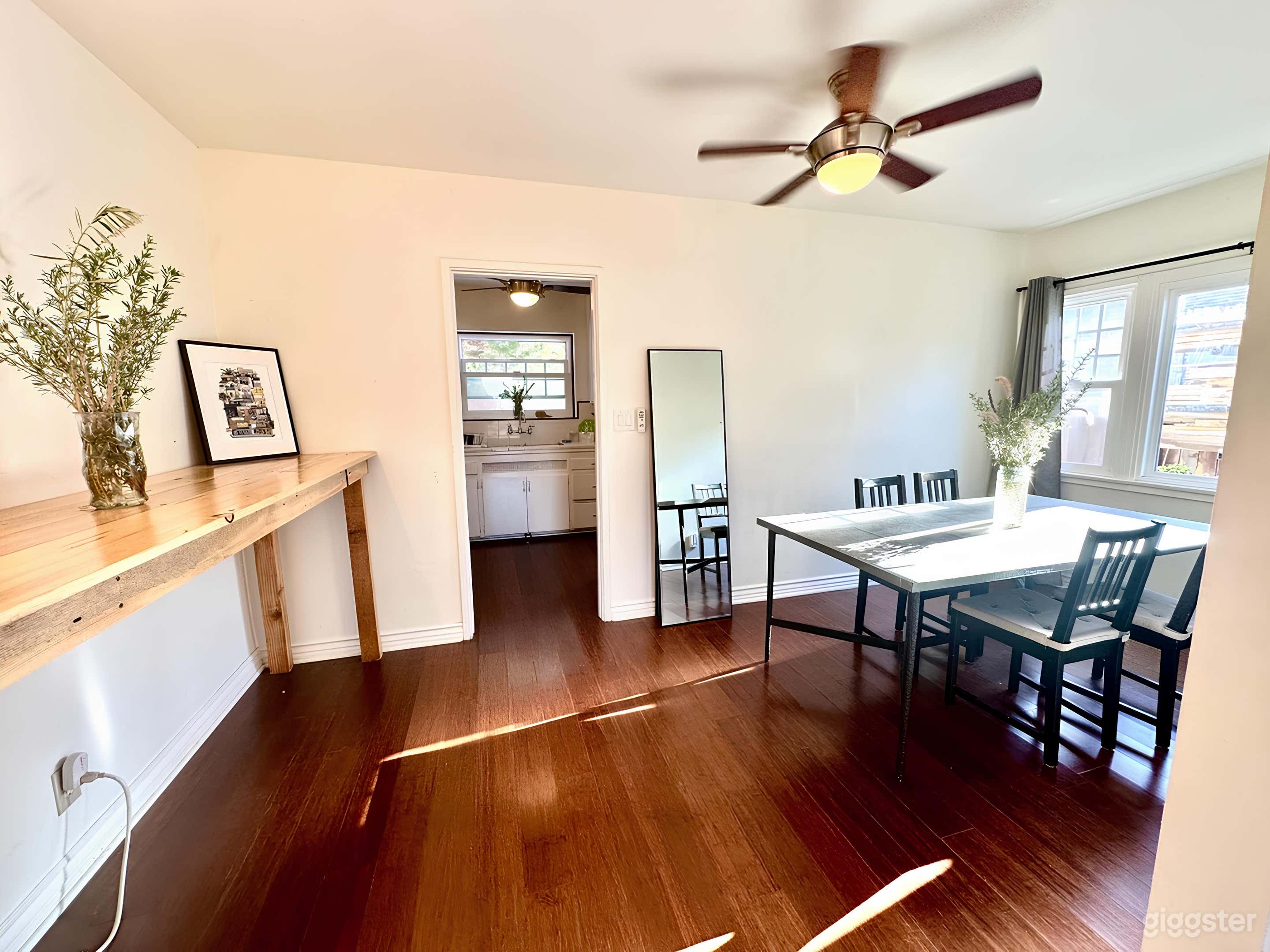 Luxurious House with Picturesque Settings Photo 3