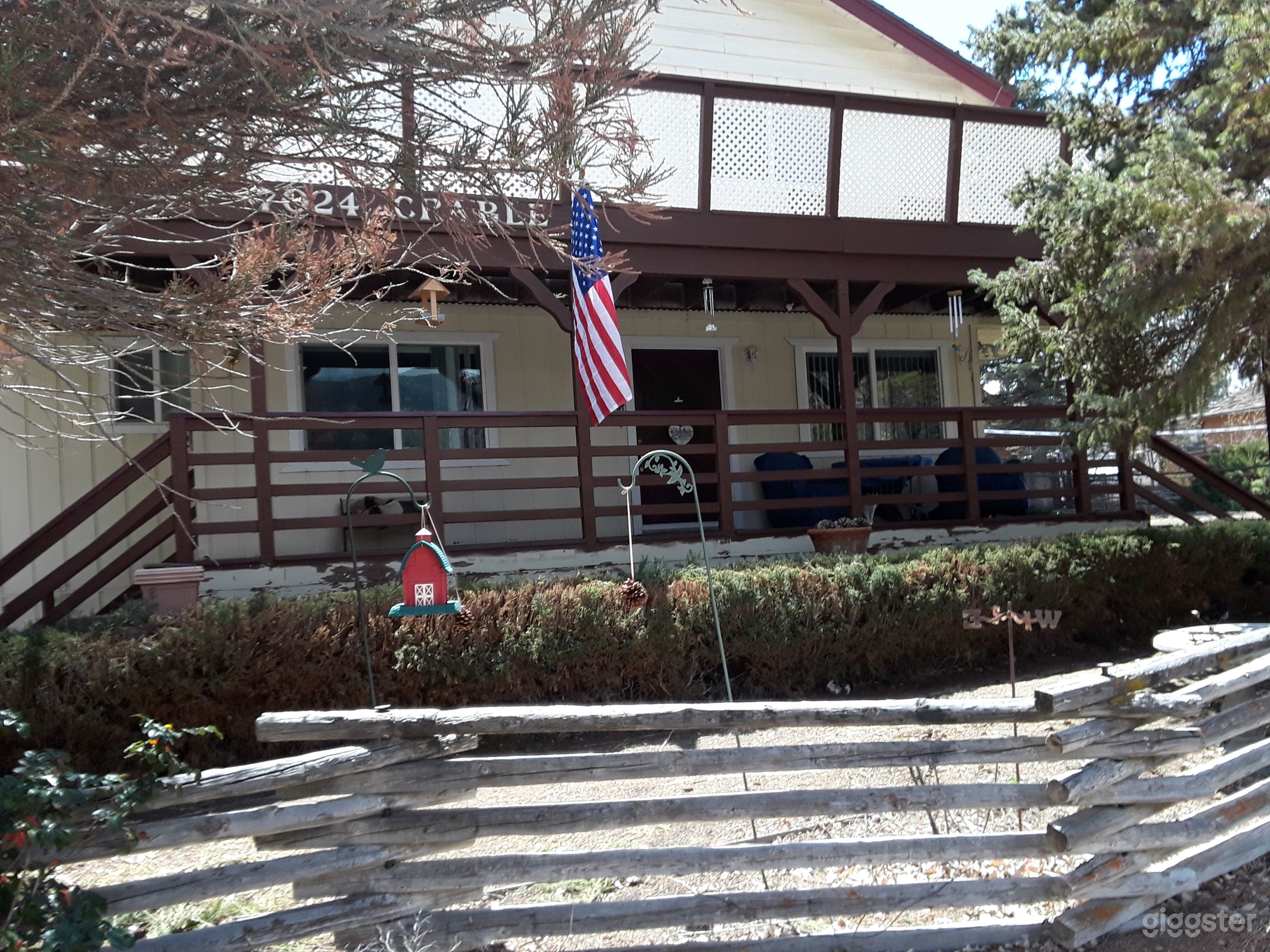 Mile high natural light Americana, open floor plan Photo 1